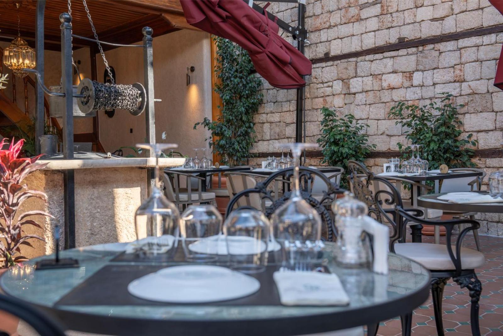 Belmondo Suites Old Town Antalya Exteriör bild