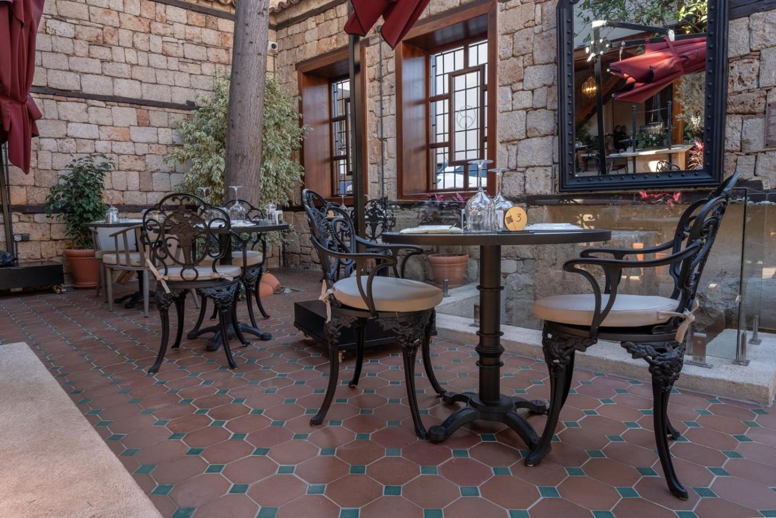 Belmondo Suites Old Town Antalya Exteriör bild