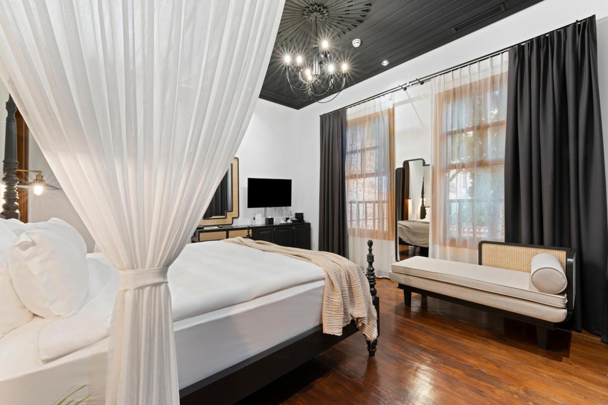 Belmondo Suites Old Town Antalya Exteriör bild