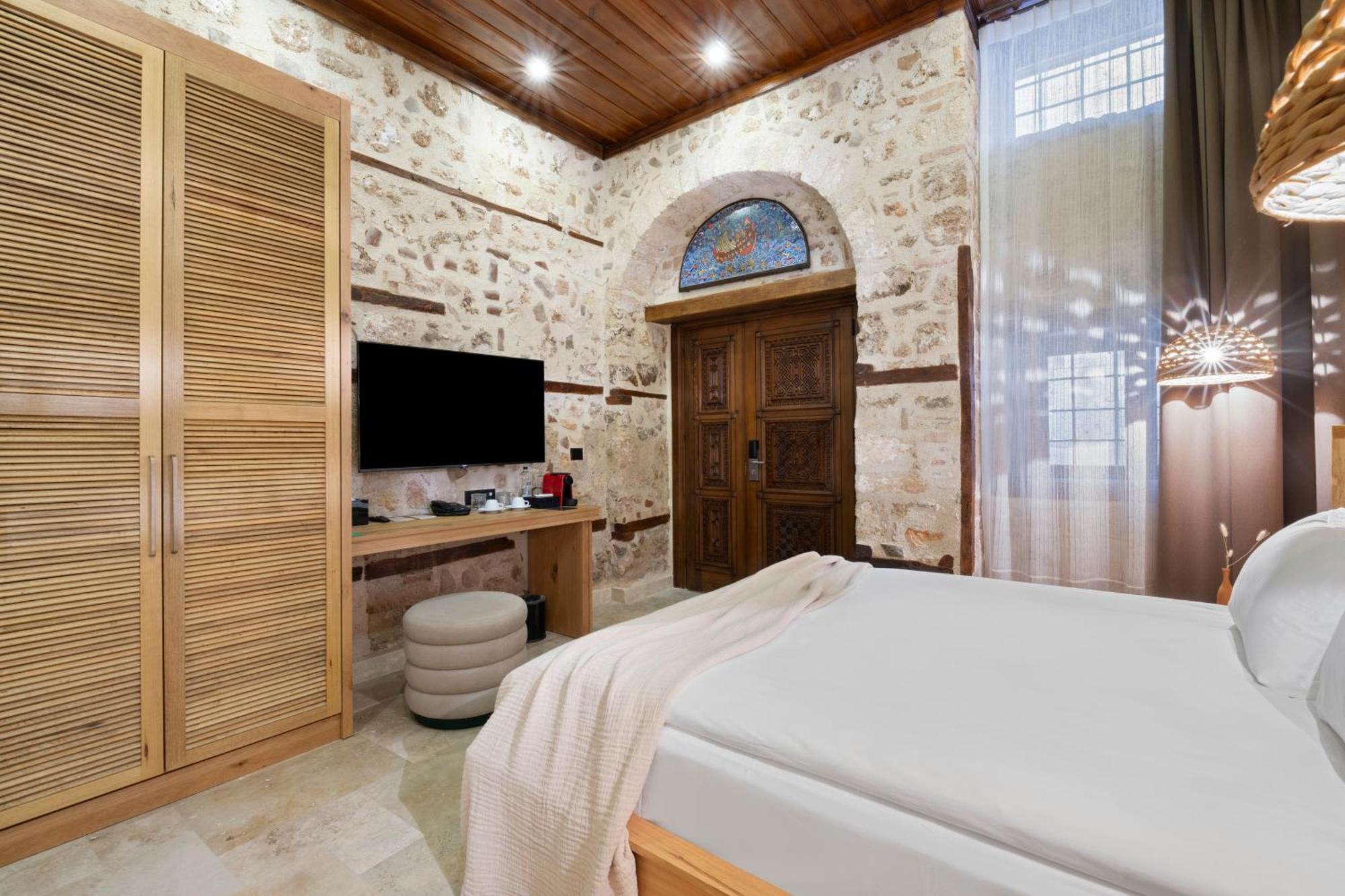 Belmondo Suites Old Town Antalya Exteriör bild
