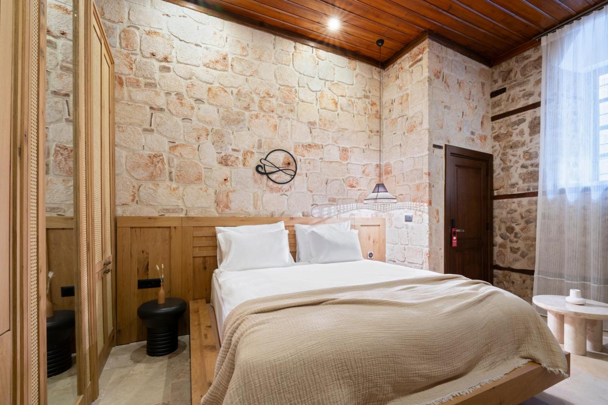 Belmondo Suites Old Town Antalya Exteriör bild