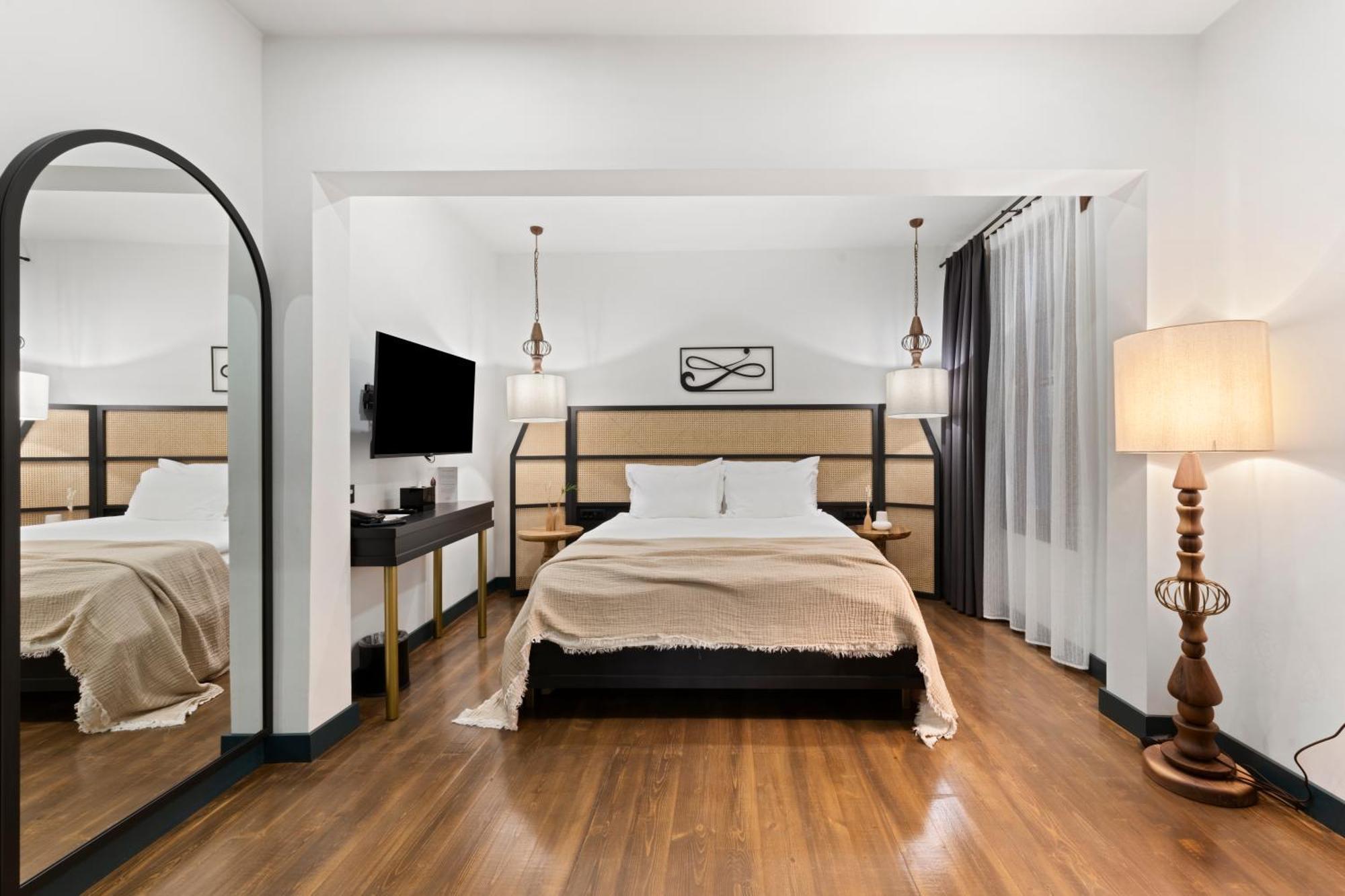Belmondo Suites Old Town Antalya Exteriör bild