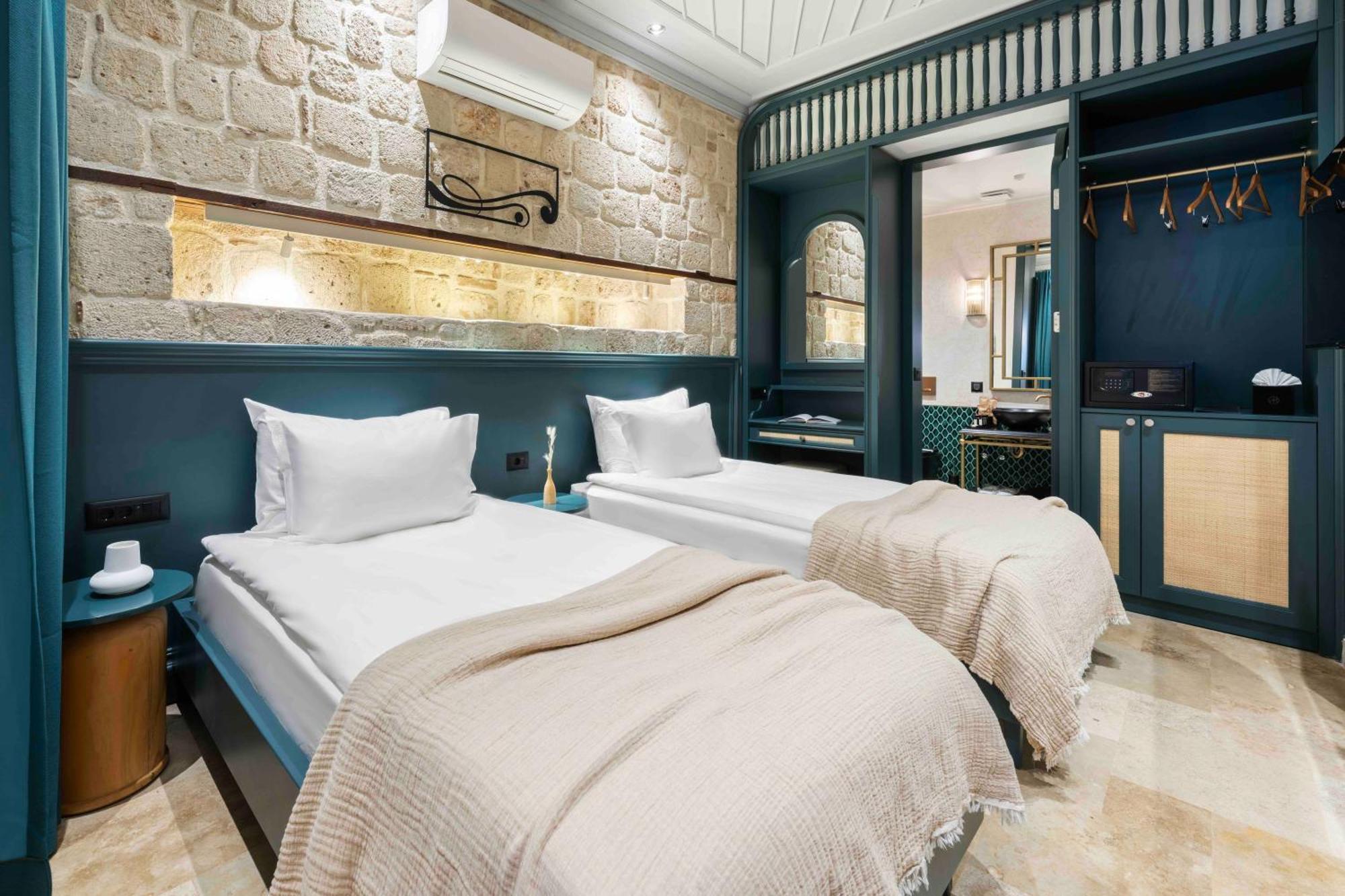 Belmondo Suites Old Town Antalya Rum bild